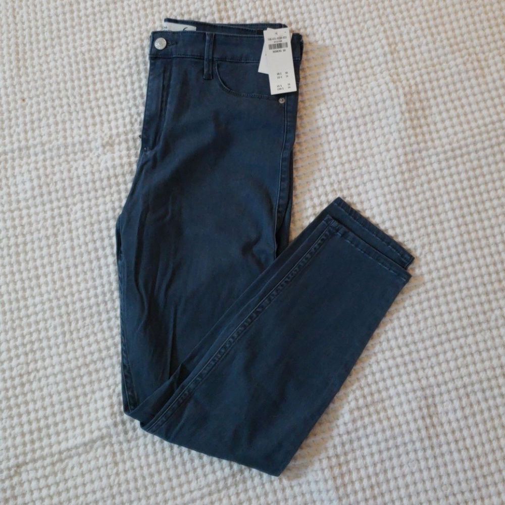 Abercrombie & Fitch Blue Ankle Jean